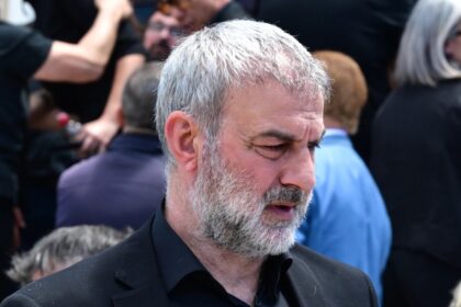 Ο σπαρακτικός επικήδειος του Τραϊανού Δέλλα για την Γωγώ Μαστροκώστα: Από την ημέρα που σε γνώρισα, ήθελα μόνο να σε προσέχω, να σε φροντίζω και να σε προστατεύω