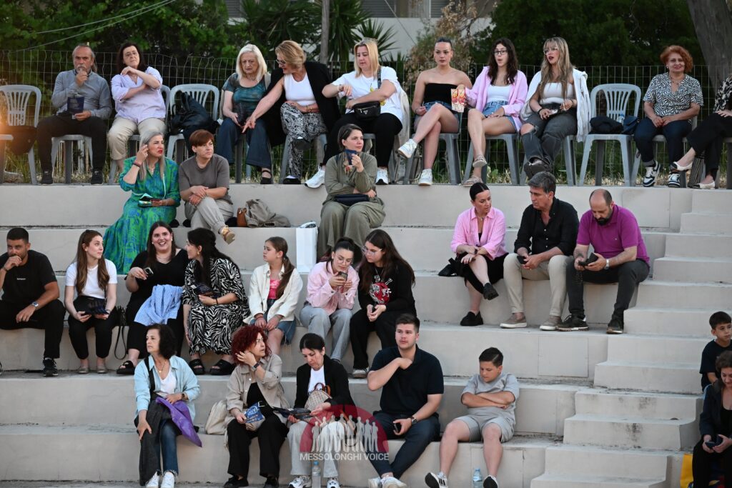 Το «Χοροτέχνημα» εντυπωσίασε το κοινό στο Μεσολόγγι με την παράσταση «Θυσίες που δεν ξεχνιούνται» (δείτε φώτο)