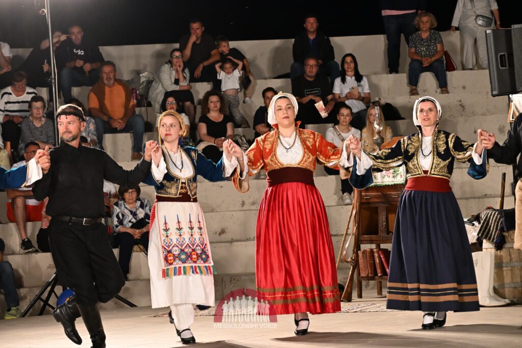 Το «Χοροτέχνημα» εντυπωσίασε το κοινό στο Μεσολόγγι με την παράσταση «Θυσίες που δεν ξεχνιούνται» (δείτε φώτο)