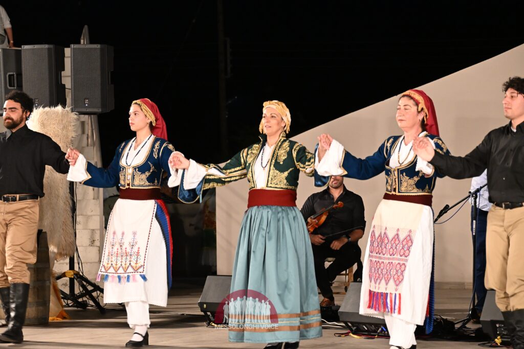 Το «Χοροτέχνημα» εντυπωσίασε το κοινό στο Μεσολόγγι με την παράσταση «Θυσίες που δεν ξεχνιούνται» (δείτε φώτο)