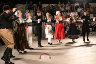 Το «Χοροτέχνημα» εντυπωσίασε το κοινό στο Μεσολόγγι με την παράσταση «Θυσίες που δεν ξεχνιούνται» (δείτε φώτο)
