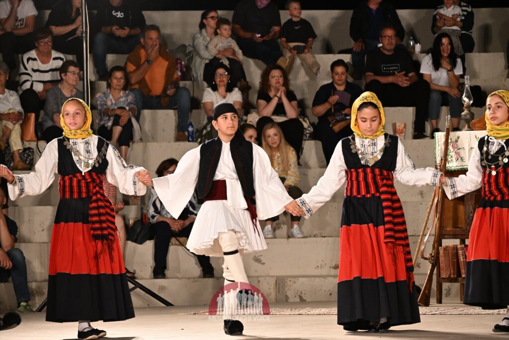 Το «Χοροτέχνημα» εντυπωσίασε το κοινό στο Μεσολόγγι με την παράσταση «Θυσίες που δεν ξεχνιούνται» (δείτε φώτο)
