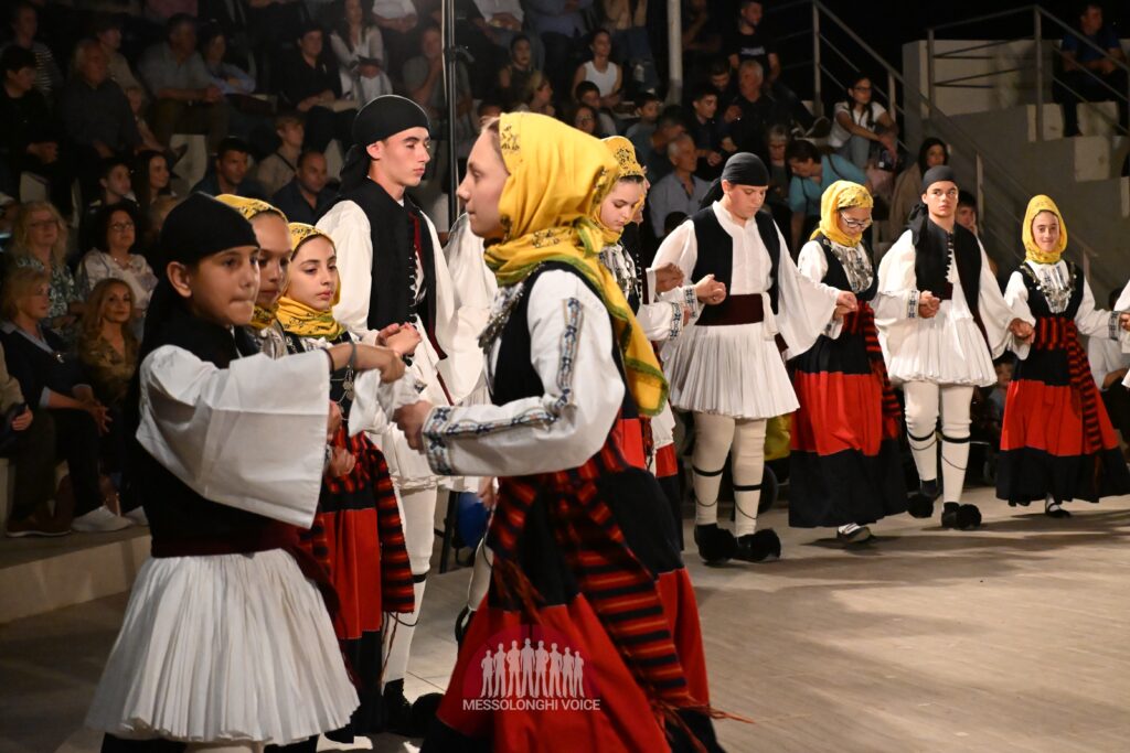 Το «Χοροτέχνημα» εντυπωσίασε το κοινό στο Μεσολόγγι με την παράσταση «Θυσίες που δεν ξεχνιούνται» (δείτε φώτο)