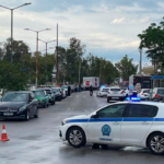 Μικρολίμανο: Αστυνομικοί πυροβόλησαν και τραυμάτισαν άνδρα που έβγαλε όπλο σε έλεγχο, είχε πάνω του και έξι χειροβομβίδες