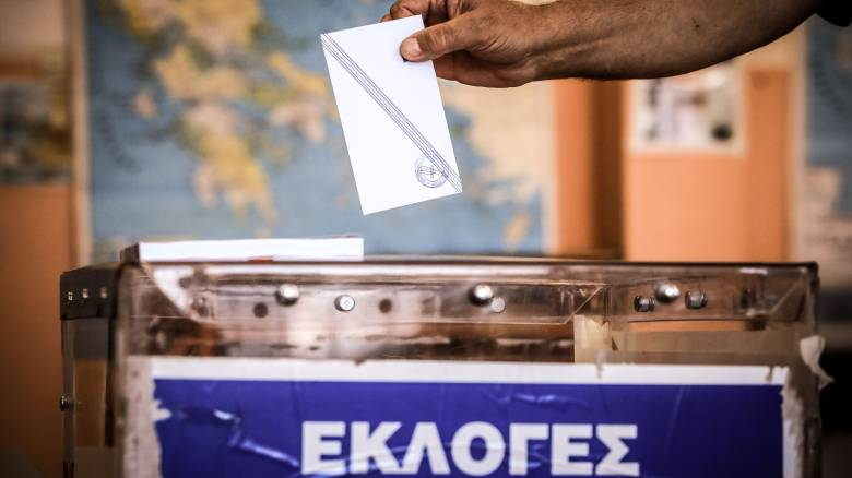 Ηλεκτρονική ψήφος σε δήμους και δημοψηφίσματα: Πώς θα γίνονται οι εκλογές από το 2028