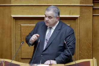 Στο στόχαστρο του ΠΑΣΟΚ ο Σπανάκης για ενοικίαση ακινήτου στα ΕΛΤΑ – «Είναι της αδερφής μου, δεν εισπράττω ούτε ένα ευρώ»