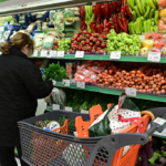 Νέο κύμα ανατιμήσεων σε καύσιμα και τρόφιμα – Συνεχίζονται οι αυξήσεις