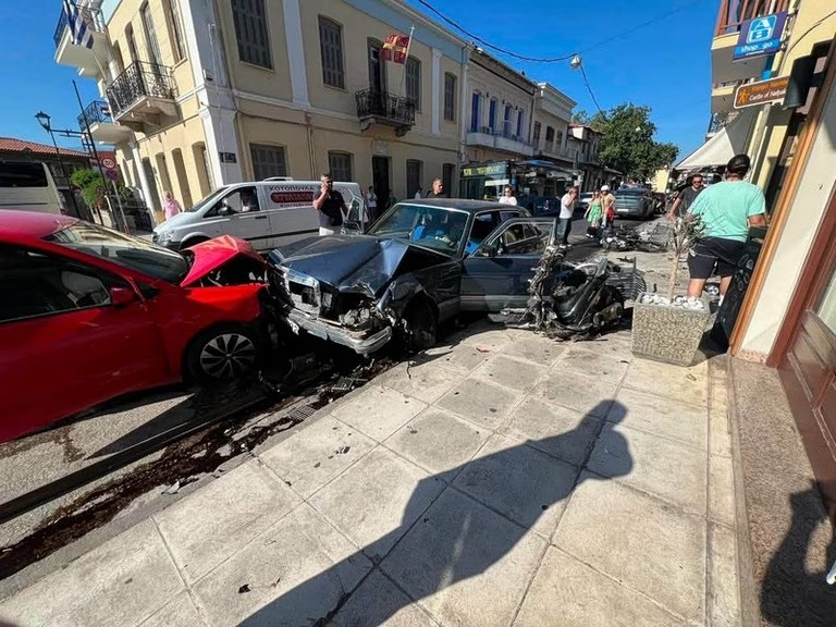 Σοκαριστικό βίντεο - Άγιο είχαν… μητέρα και το παιδί της στην Ναύπακτο