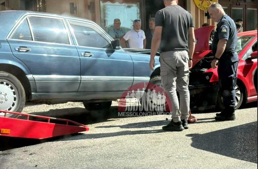 Αναστάτωση στη Ναύπακτο από τροχαίο κοντά στο λιμάνι ( φωτο - βίντεο)