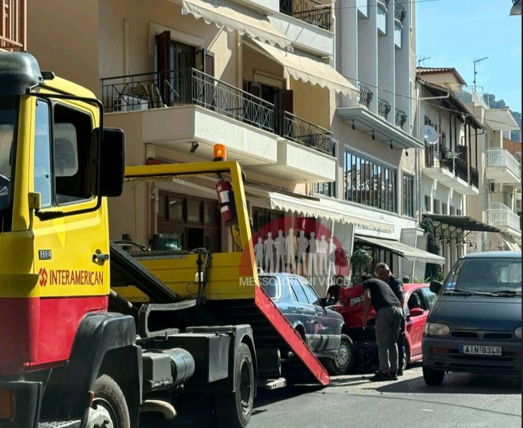 Αναστάτωση στη Ναύπακτο από τροχαίο κοντά στο λιμάνι ( φωτο - βίντεο)