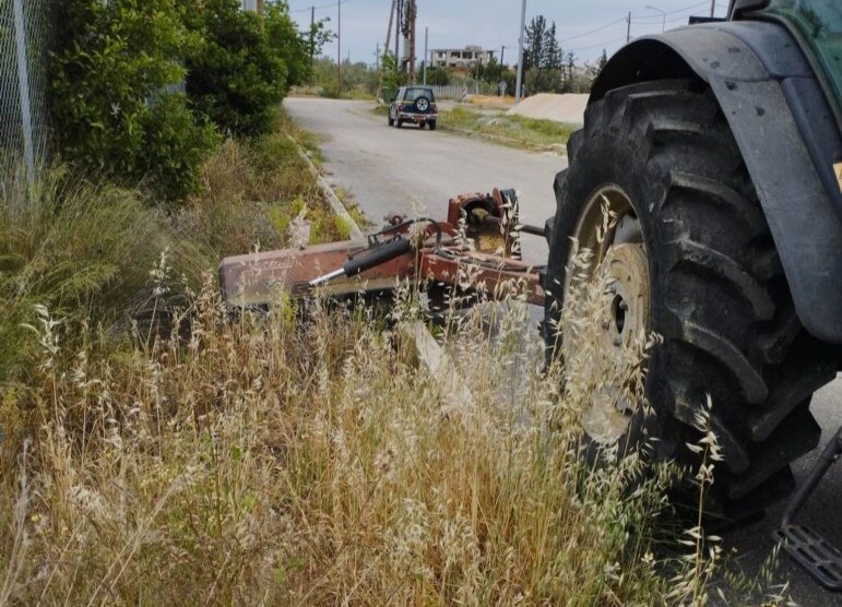 Μεσολόγγι: Οδηγούσε μηχάνημα του Δήμου μεθυσμένος και προκάλεσε τροχαίο