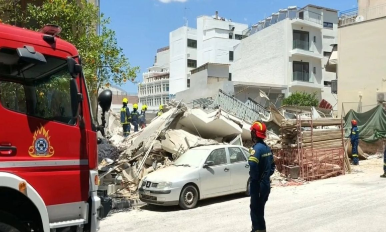 Κατέρρευσε κτήριο στα Πετράλωνα – Πληροφορίες για μία αγνοούμενη – ΕΜΑΚ και Πυροσβεστική επί τόπου