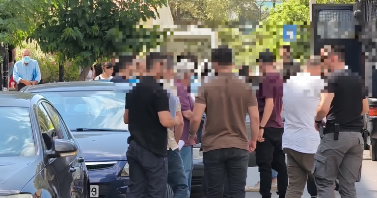 Νέες αποκαλύψεις για το κύκλωμα στις πολεοδομίες: Έπαιρναν χρήματα ακόμα και μέσα σε κουτιά γλυκών, ξέπλεναν λεφτά δωροληψίας σε έργα τέχνης