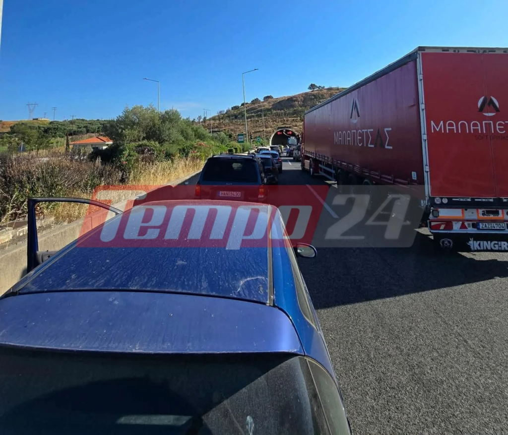 Πάτρα: Φωτιά σε εν κινήσει ασθενοφόρο στην Περιμετρική
