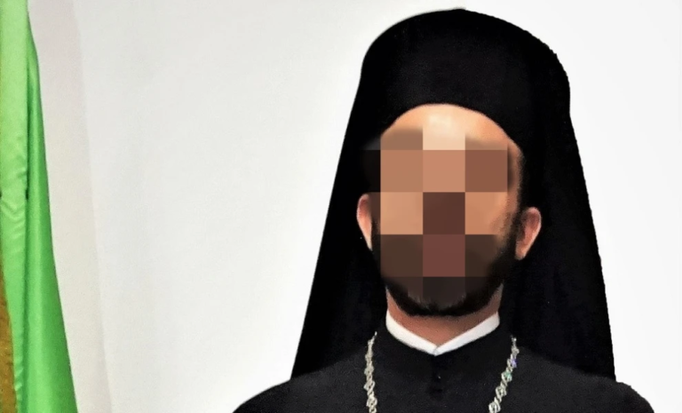 Χειροπέδες σε μεγαλόσχημο κληρικό - Έδειχνε τα γεννητικά του όργανα σε περαστικούς