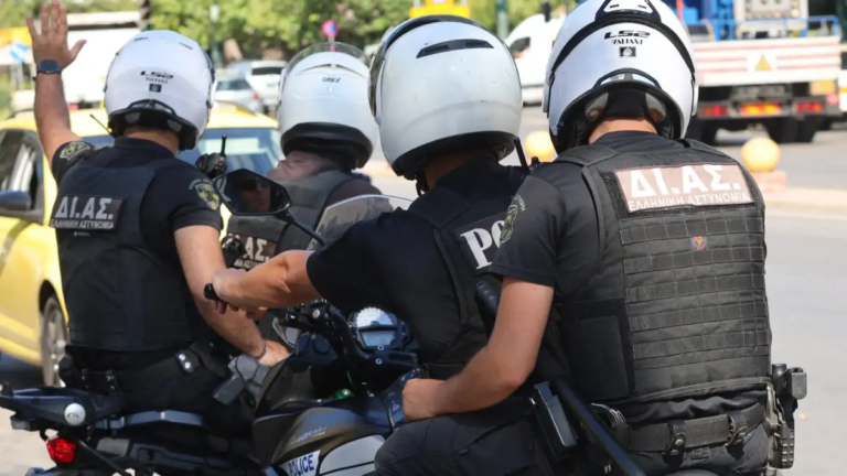 Πρώην ποδοσφαιριστής «εγκέφαλος» σπείρας που «έσπρωχνε» κοκαΐνη σε κλαμπ – Συνελήφθη αστυνομικός, κατηγορείται ειδικός φρουρός