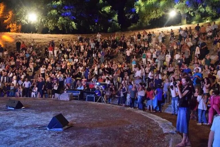 Όλα έτοιμα για το 37ο Φεστιβάλ Οινιαδών – Το πλήρες πρόγραμμα παραστάσεων και συναυλιών