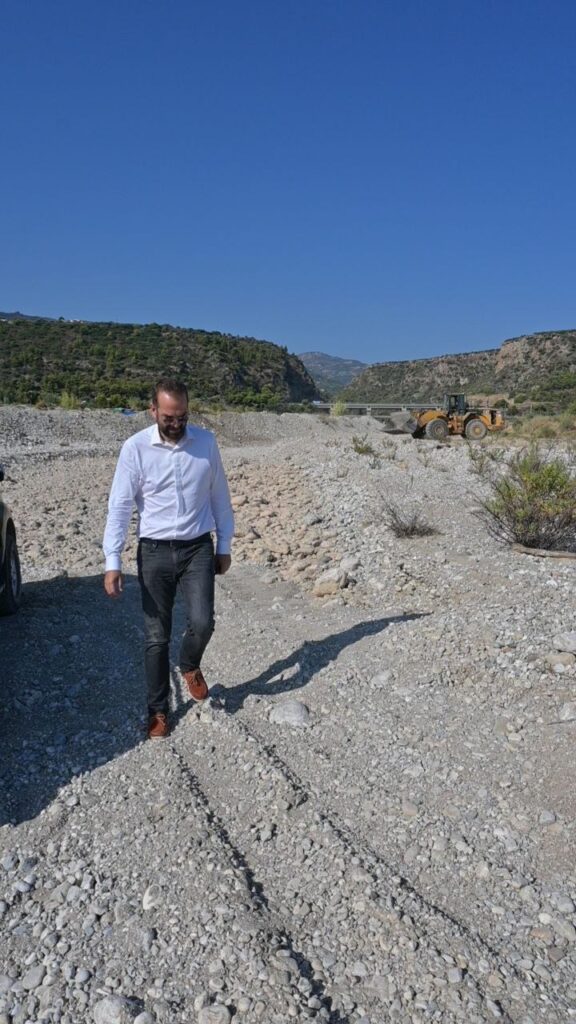 Ν. Φαρμάκης στην ανατολική Αιγιάλεια: Αντιπλημμυρικά, ασφαλτοστρώσεις και αρδευτικό έργο 2.000 κ.μ. στο επίκεντρο