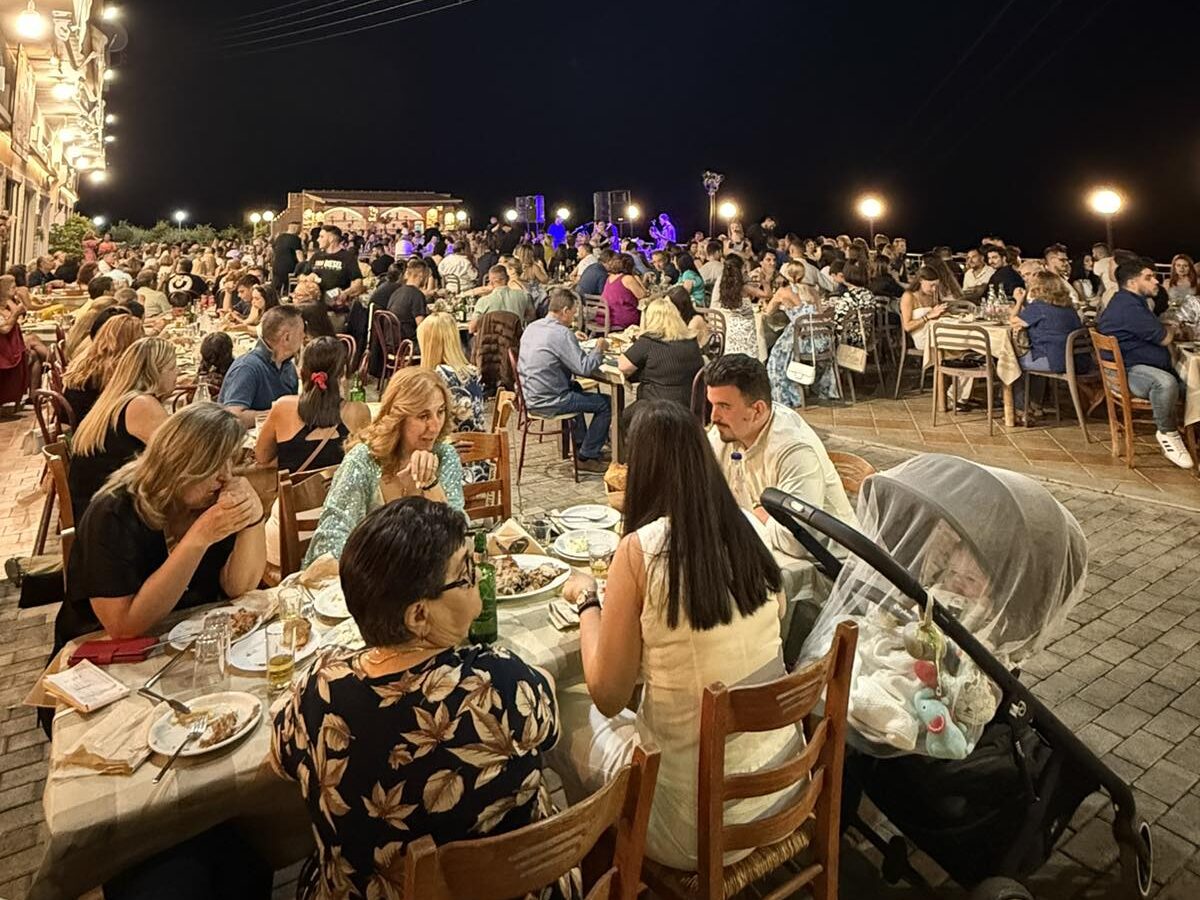 Όλοι οι δρόμοι οδηγούν στο «Μπαλκόνι» της Σταμνάς – Η ταβέρνα που έχει γίνει γευστικός προορισμός στην Αιτωλοακαρνανία