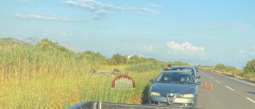Σοβαρό τροχαίο στις αλυκές Μεσολογγίου – Αναποδογύρισε αγροτικό