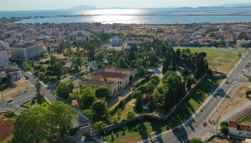 «200 Χρόνια Πορείας στο Φως»: Η ιστορική μνήμη του Μεσολογγίου ζωντανεύει με υπαίθρια έκθεση φωτογραφίας