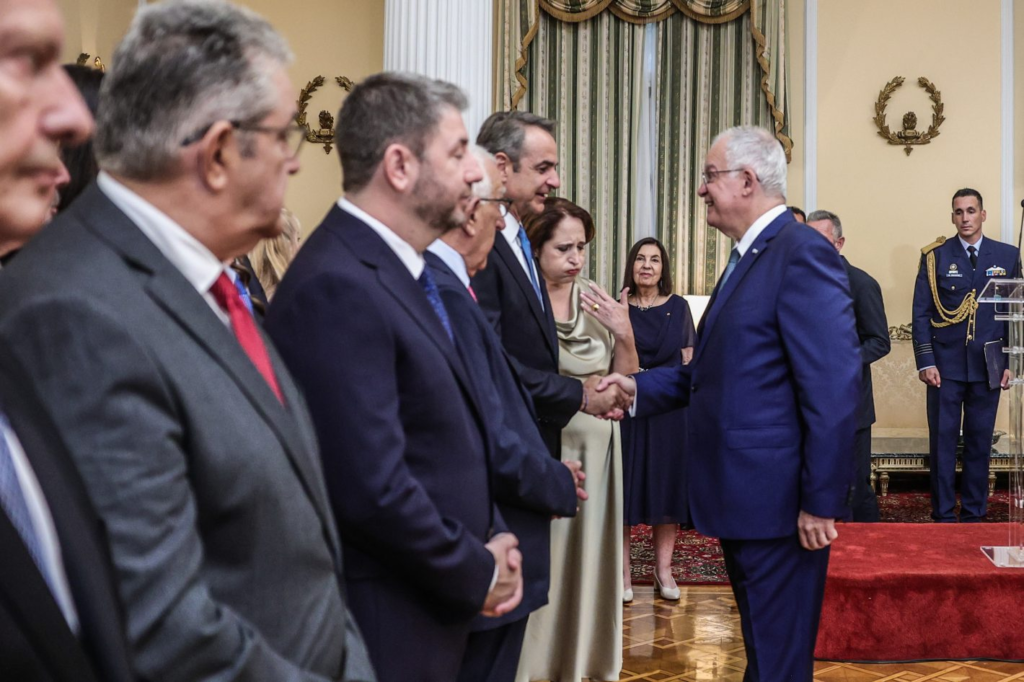 Χωρίς Τσίπρα, Σαμαρά και Καραμανλή η δεξίωση για τα 52 χρόνια της Δημοκρατίας
