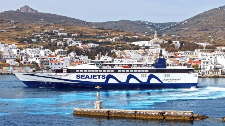 «Τουρισμός για όλους» με διευρυμένα κριτήρια, πότε ανοίγει η πλατφόρμα και ποιοι θα λάβουν έως 600 ευρώ