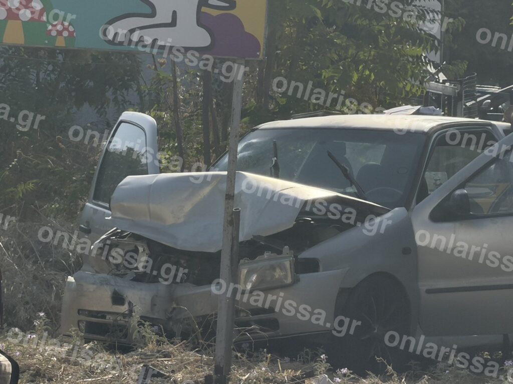 Σοβαρό τροχαίο στη Λάρισα: Τραυματίστηκαν 24χρονη και το 4χρονο παιδί της – Στο Πανεπιστημιακό Νοσοκομείο (ΦΩΤΟ)