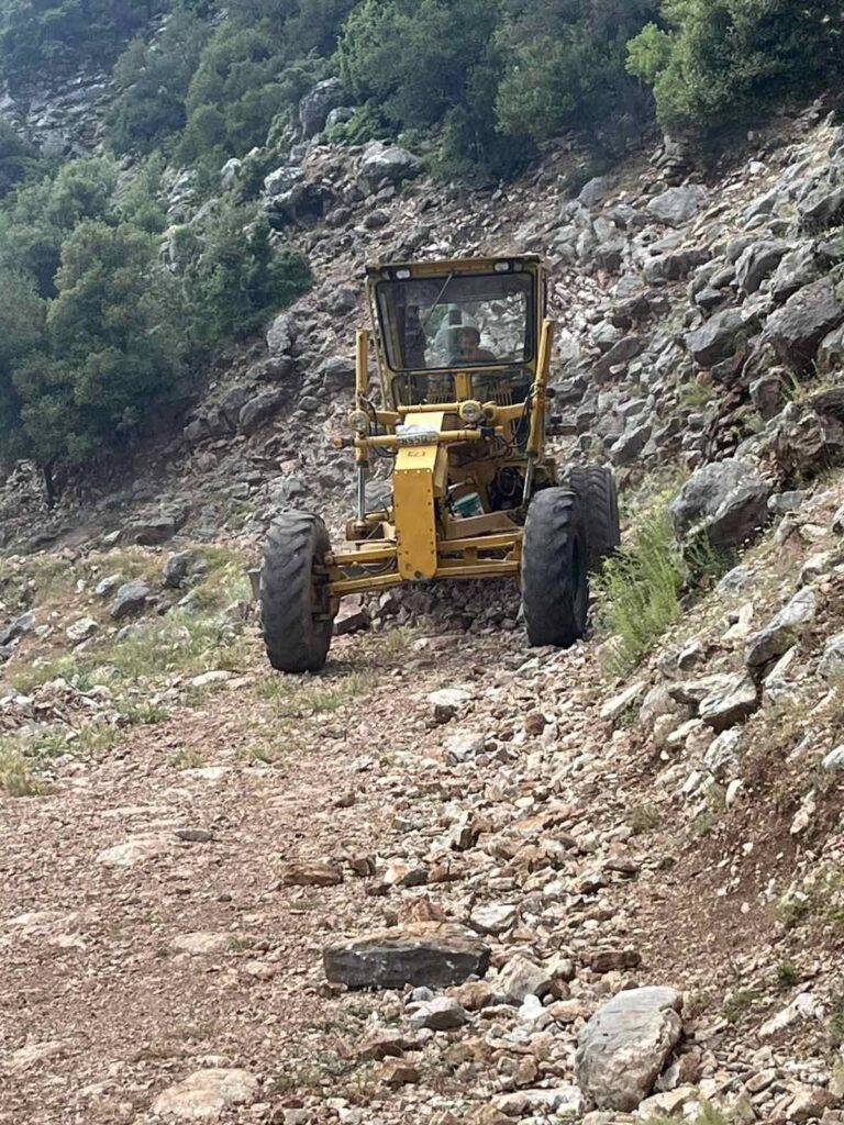Αγρίνιο: Χαλικοστρώσεις και τεχνικό έργο σε αγροτικούς δρόμους στην Καλλιθέα