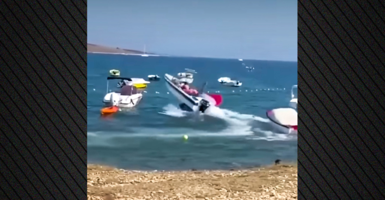 Στιγμές πανικού σε παραλία της Νάξου – Ατζαμής χειριστής έχασε τον έλεγχο και «καβάλησε» δύο πλοιάρια