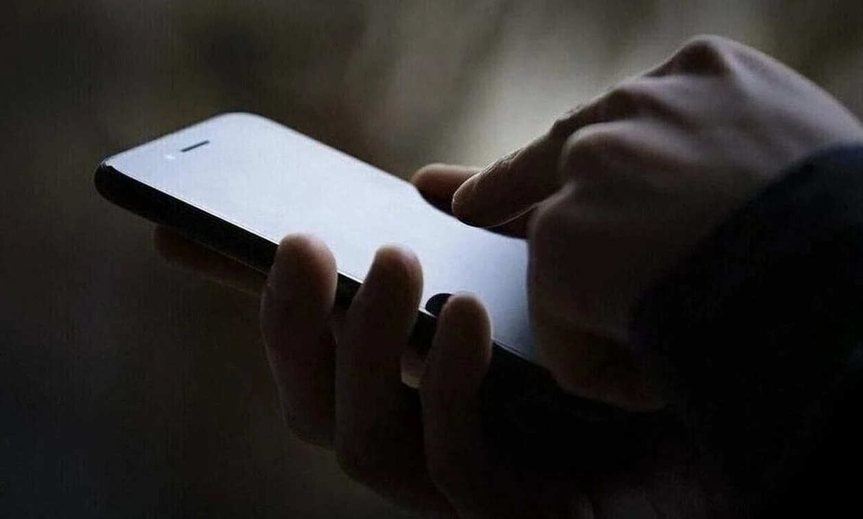 Με AI μιμήθηκαν τη φωνή μητέρας – Έβαλαν παιδί να τους παραδώσει λεφτά και κοσμήματα