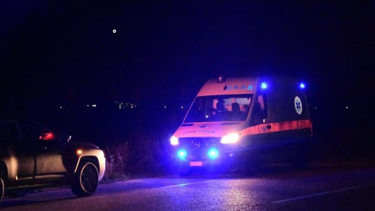Σοβαρό τροχαίο με τρία δίκυκλα στα Καμένα Βούρλα – Στο νοσοκομείο τέσσερα άτομα
