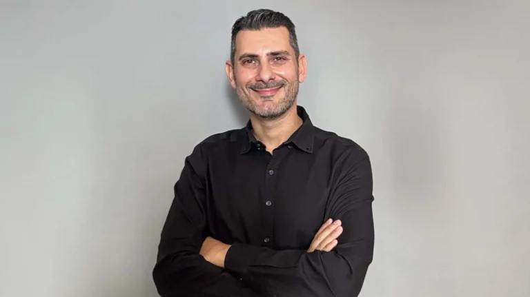 Απονεμήθηκε ο πρώτος διδακτορικός τίτλος σε κωφό ερευνητή θεωρητικών επιστημών