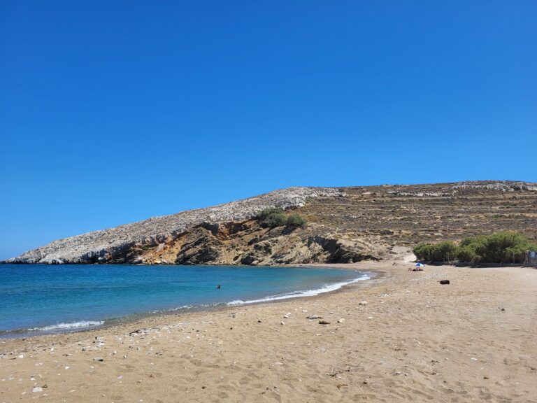 Νεκρή 79χρονη μετά από ανάσυρση από τη θάλασσα στη Φολέγανδρο – Νεκροψία για τα αίτια