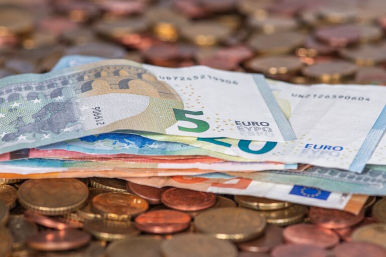 Επίδομα παιδιού Α21: Αύξηση 30% στα ποσά – Στο τραπέζι το σενάριο ενόψει ΔΕΘ