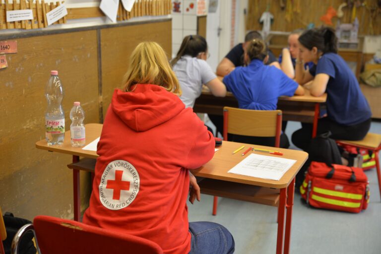 Ελληνικός Ερυθρός Σταυρός: Έκκληση για τρόφιμα και υγειονομικό υλικό για τους πυρόπληκτους – Πώς μπορείτε να βοηθήσετε