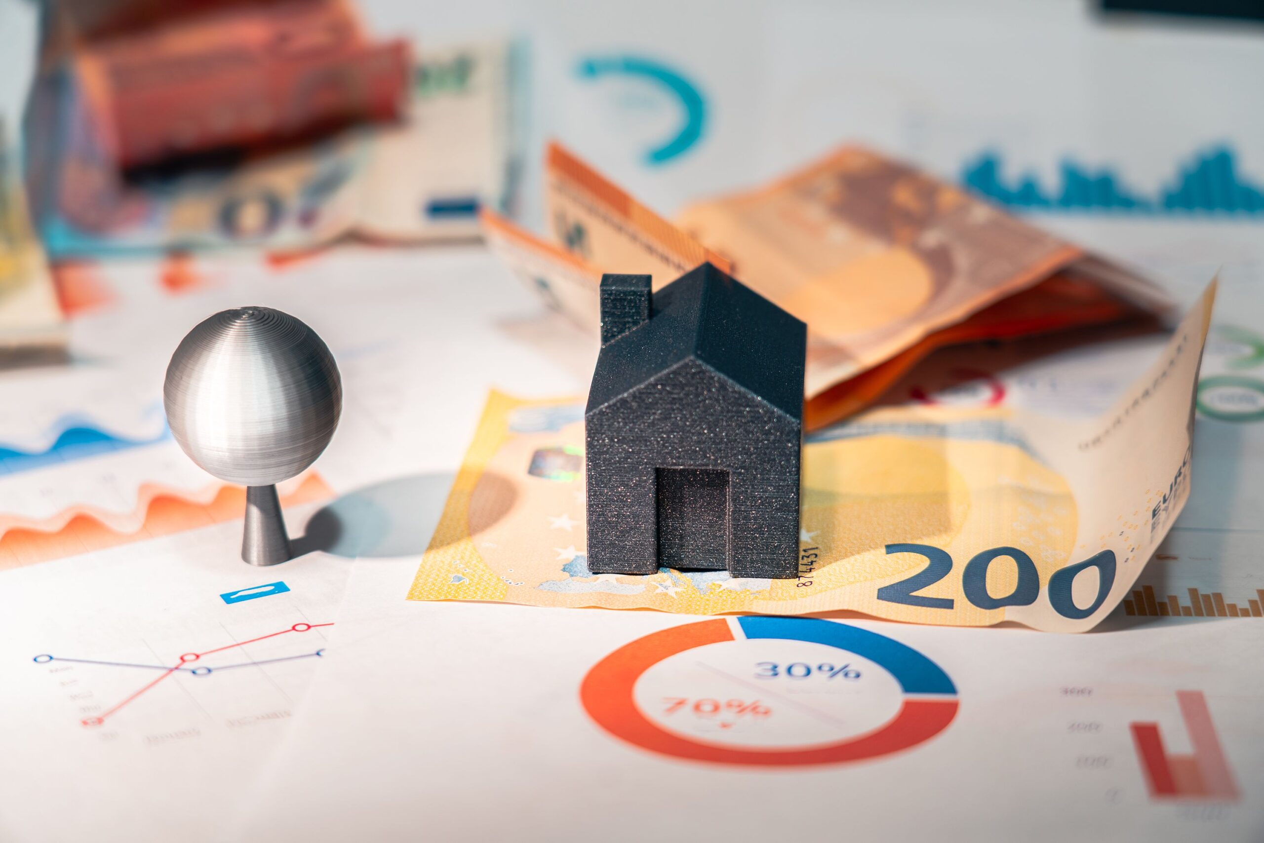 Ιδιωτικό χρέος: Ακατάσχετο 1.600 ευρώ, 72 δόσεις και προστασία κατοικίας – Οι 8 παρεμβάσεις της κυβέρνησης