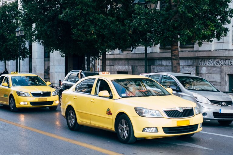 Συνελήφθη 36χρονος στα ΚΤΕΛ Κηφισού – Οδηγούσε ταξί χωρίς δίπλωμα και χρέωνε παράνομα διπλή ταρίφα