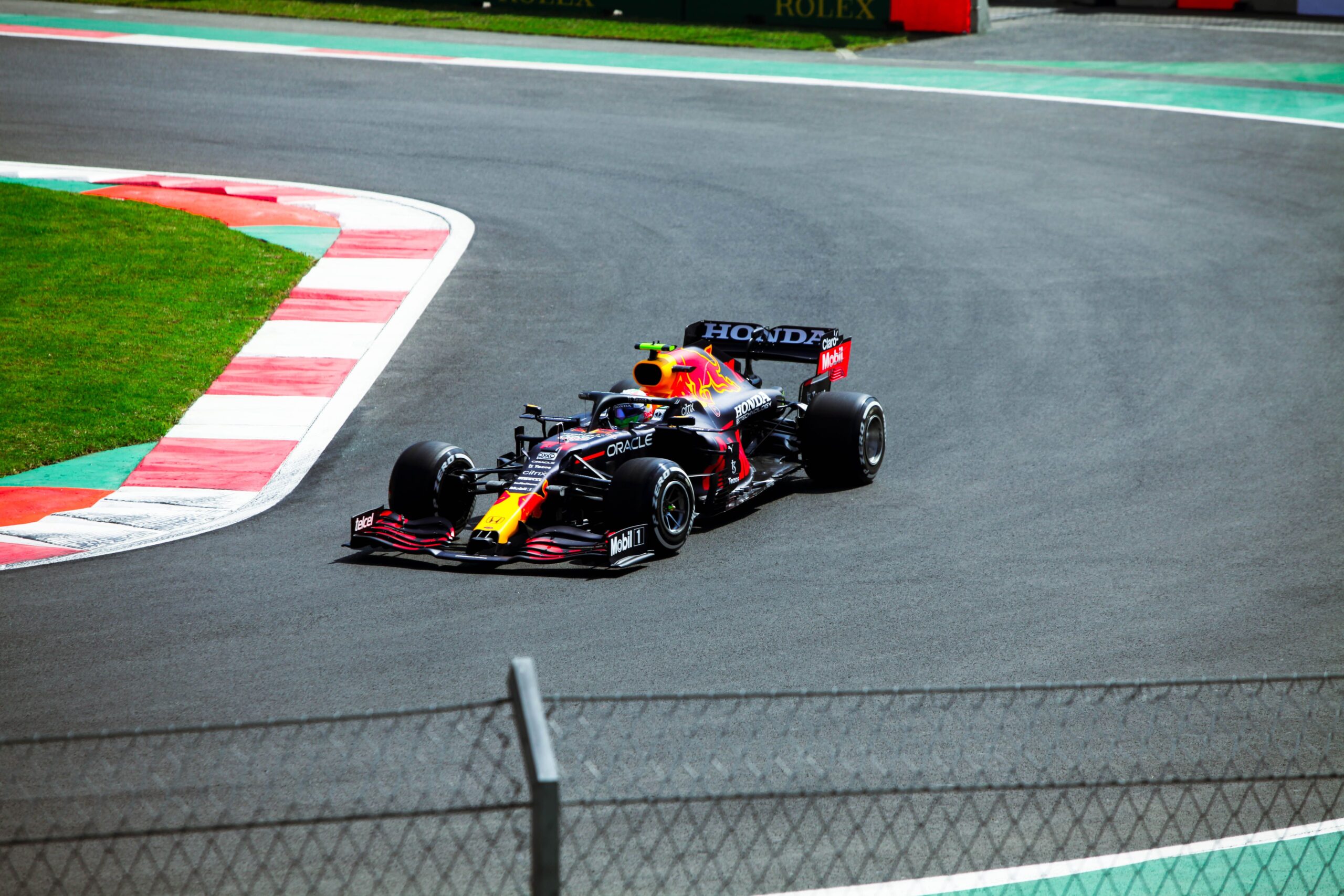 F1: Ο Φερστάπεν έπεσε στον τοίχο – Προσωρινή διακοπή στο Grand Prix της Ολλανδίας
