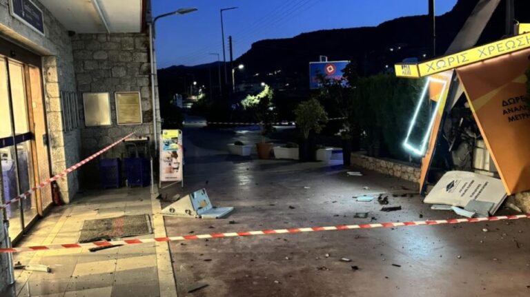 Στούπα Μεσσηνίας: Ανατίναξαν ΑΤΜ τα ξημερώματα – Άνω των 200.000 ευρώ η λεία των δραστών (Φωτό)