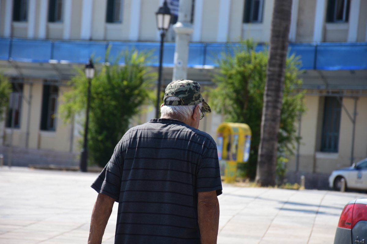 Αγρίνιο: Απεγνωσμένη έκκληση 85χρονου – Έχασε 800 ευρώ στη διαδρομή από τα «Τρία Φανάρια» έως τις πλατείες