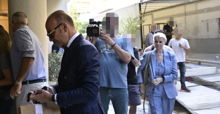 Για ανθρωποκτονία με ενδεχόμενο δόλο κατηγορούνται πλέον οι γιατροί Θεοδωρόπουλος και Γάκα για τον θάνατο του Γιώργου Μαζωνάκη