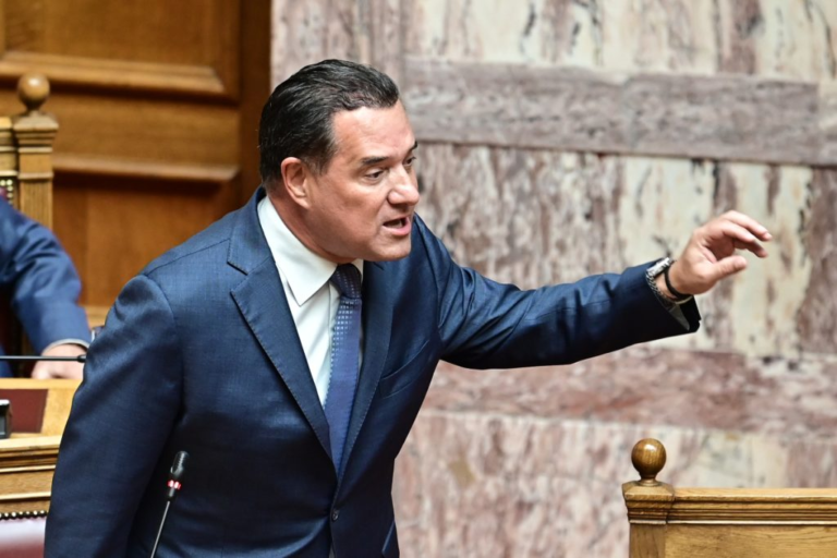 Άδωνις Γεωργιάδης: «Η Καρυστιανού πρέπει να ελεγχθεί» – Νέος γύρος κόντρας για την «κβαντική ιατρική»