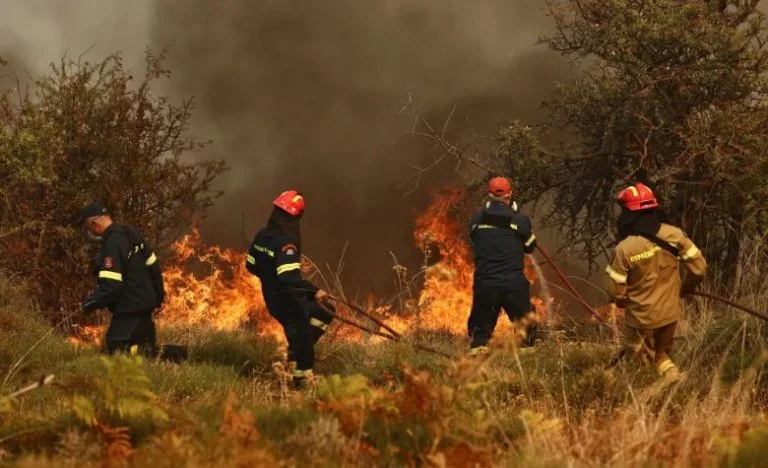 “Κίτρινος συναγερμός” στη Δυτ. Ελλάδα για φωτιές – Έξι περιφέρειες σε “πορτοκαλί” κινητοποίηση