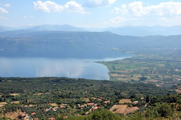 Η Μητρόπολη μισθώνει ακίνητο στην Τριχωνίδα – Δίνεται η δυνατότητα για πολυχώρο εκδηλώσεων και παρεκκλήσι
