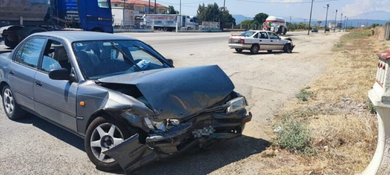 Μετωπική σύγκρουση στην Εθνική Αγρινίου-Ιωαννίνων 86χρονος στο νοσοκομείο