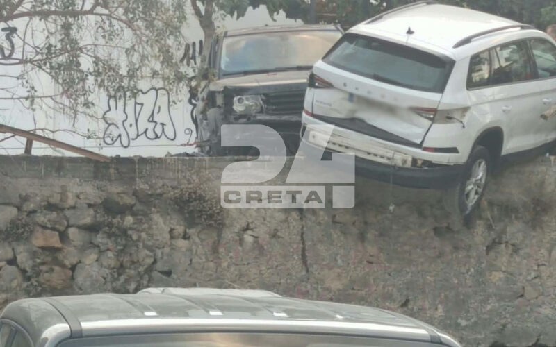 Τρελή πορεία τζιπ στα Χανιά: Παρέσυρε πέντε αυτοκίνητα – Το ένα κρέμασε πάνω από πάρκινγκ