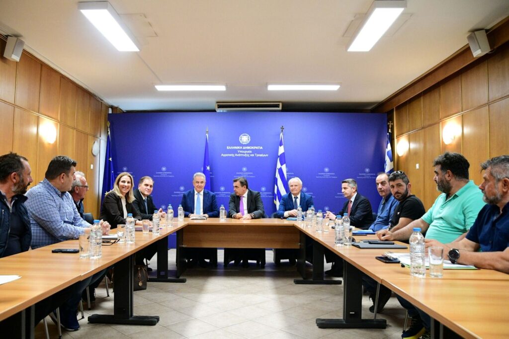 Σχοινάς για αγρότες: «Δεν λύνονται τα προβλήματα με χάιδεμα αυτιών» – Τι ανακοίνωσε για το πετρέλαιο