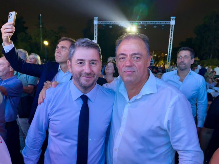 Η «πλάτη» του ΠΑΣΟΚ στον Κωνσταντόπουλο…. και το «άβατο» που ισχύει μόνο για τους κολλητούς του Ανδρουλάκη;