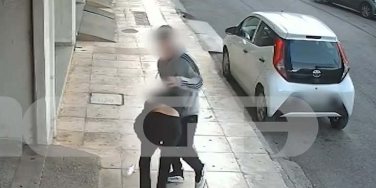 Καλαμάτα: Βίντεο-ντοκουμέντο με τον ξυλοδαρμό 17χρονου -«Θα μου σκότωνε το παιδί», λέει η μητέρα του θύματος
